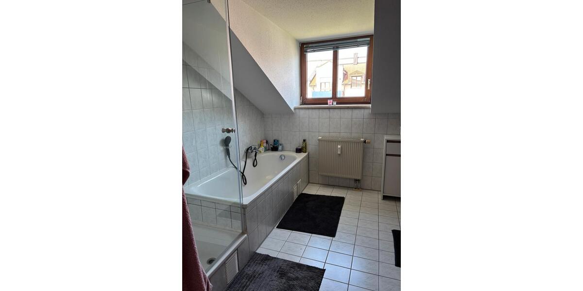 Dachgeschoßwohnung Massing - 3.5 Zimmer, 72 m&sup2;, 650&euro; | Angebot:26351903