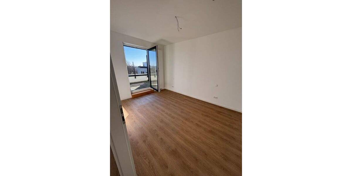 Etagenwohnung Schönefeld - 3 Zimmer, 90 m&sup2;, 1.360&euro; | Angebot:25665029