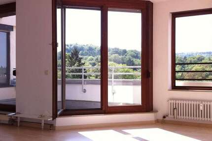 Wohnung zum Mieten in Stuttgart 1.200 € 94 m² 2 zimmer