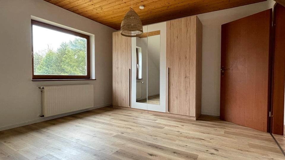 Dachgeschoßwohnung Altenglan - 4 Zimmer, 84 m&sup2;, 880&euro; | Angebot:26331350