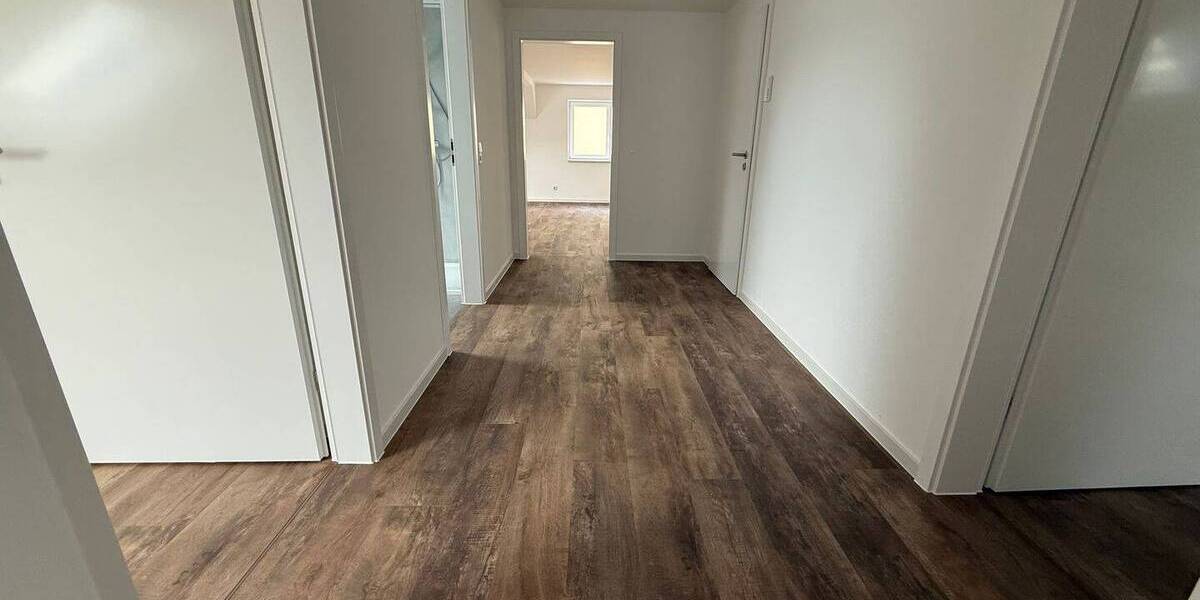 Etagenwohnung Flöha - 4 Zimmer, 90 m&sup2;, 900&euro; | Angebot:26583698