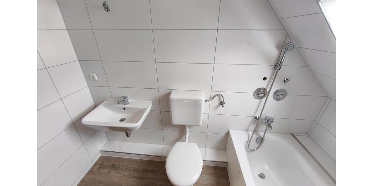 Dachgeschoßwohnung Buxtehude - 3 Zimmer, 69 m&sup2;, 825&euro; | Angebot:26629402