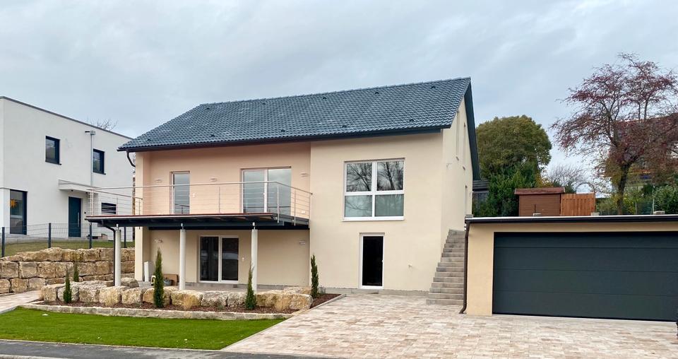 Ein,- Mehrfamilienhaus Erstbezug KfW Standart A 8 zimmer