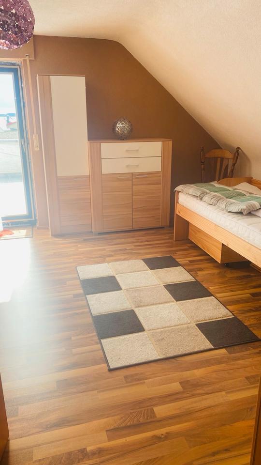 Haus mit Garten und Stellplatz an Firmen Montage zu vermieten