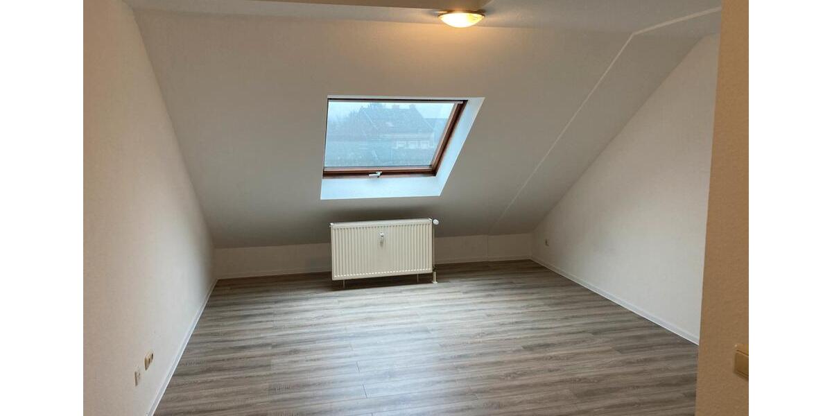 Dachgeschoßwohnung Eschweiler - 1 Zimmer, 23 m&sup2;, 250&euro; | Angebot:25844820