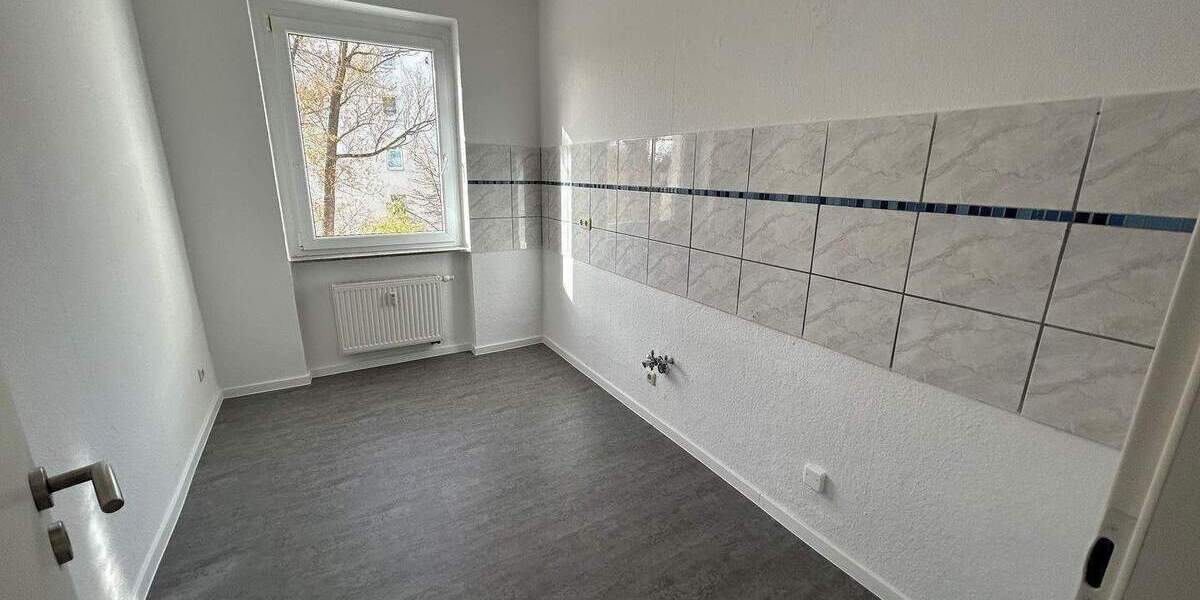 Etagenwohnung Plauen Stadtmitte - 3 Zimmer, 68 m&sup2;, 375&euro; | Angebot:26486458