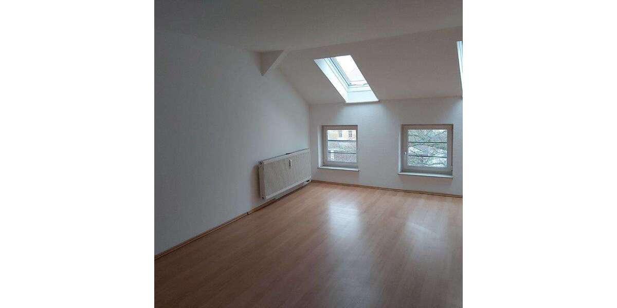 geräumige 2 Zi.-DG Wohnung mit EBK - Dachgeschoßwohnung Pößneck | Angebot:24848657