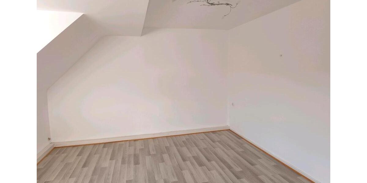 Dachgeschoßwohnung Meinhard - 2.5 Zimmer, 63 m&sup2;, 490&euro; | Angebot:26400043