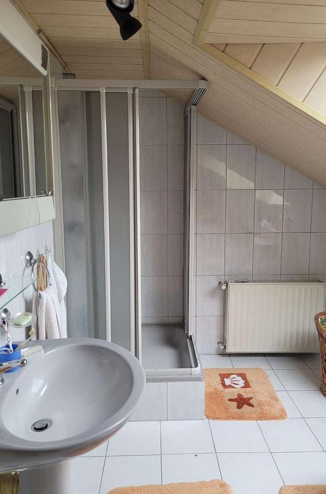 220qm - 8 Zimmer - 2 Bäder Wohnung zu vermieten