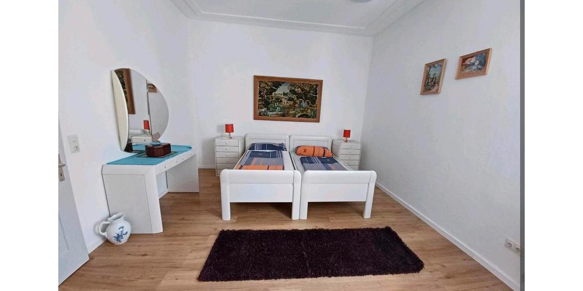 Erdgeschoßwohnung Schöllnach - 3 Zimmer, 98 m&sup2;, 900&euro; | Angebot:24102730