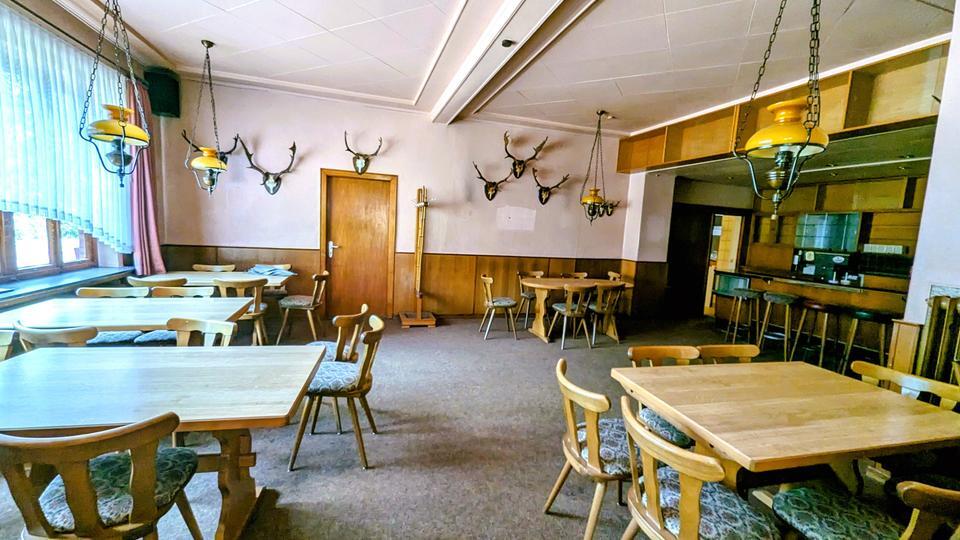 290 m² - Großer heller Saal als Lager mit sep. Zugang + Büro zu vermieten