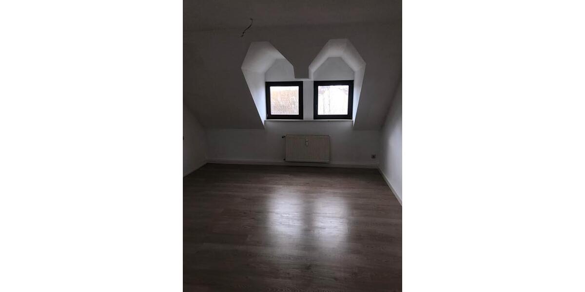 Dachgeschoßwohnung Chemnitz Bernsdorf - 3 Zimmer, 64 m&sup2;, 283&euro; | Angebot:26038020