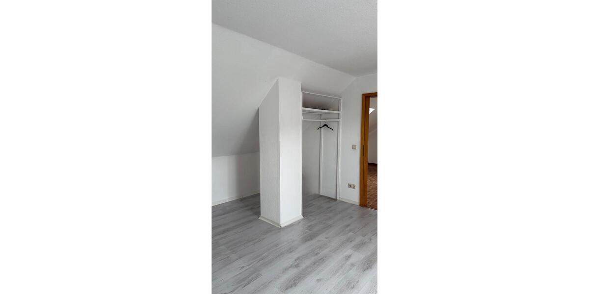 Dachgeschoßwohnung Siegen Dillnhütten - 2 Zimmer, 70 m&sup2;, 500&euro; | Angebot:25353860