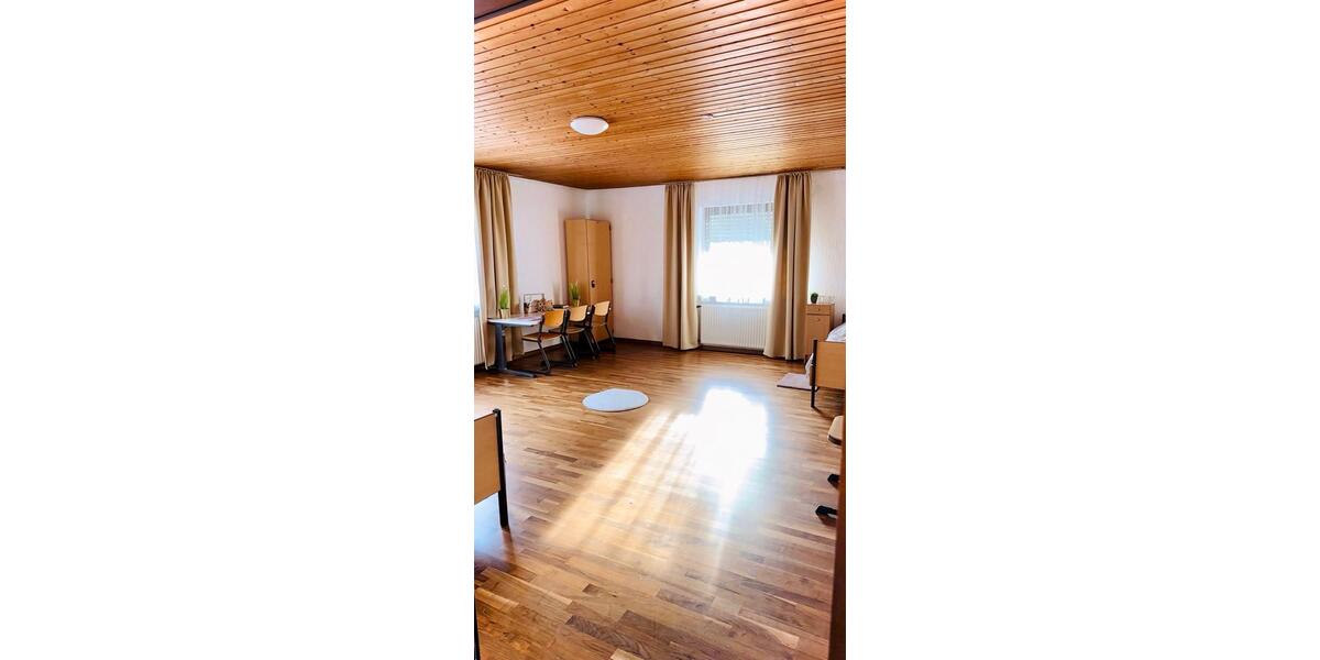 Etagenwohnung Bischofsheim - 4 Zimmer, 80 m&sup2;, 100&euro; | Angebot:24745563