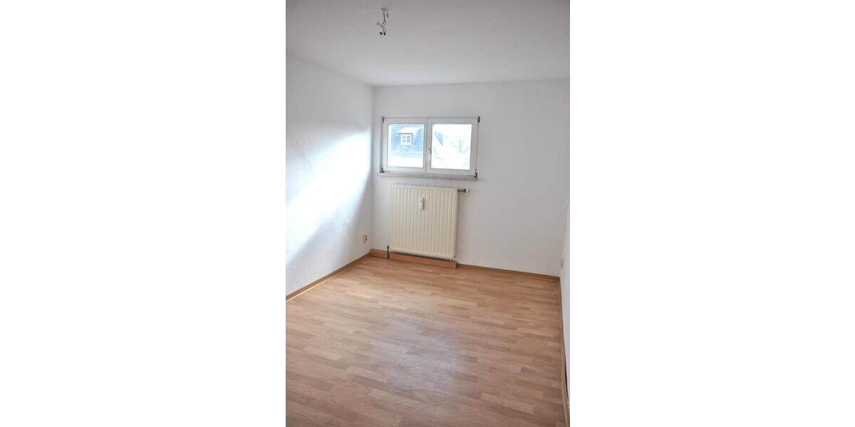 Dachgeschoßwohnung Glauchau - 2 Zimmer, 53 m&sup2;, 350&euro; | Angebot:17236847