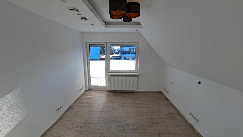 Etagenwohnung Zeven - 2.5 Zimmer, 80 m&sup2;, 1.090&euro; | Angebot:25060510