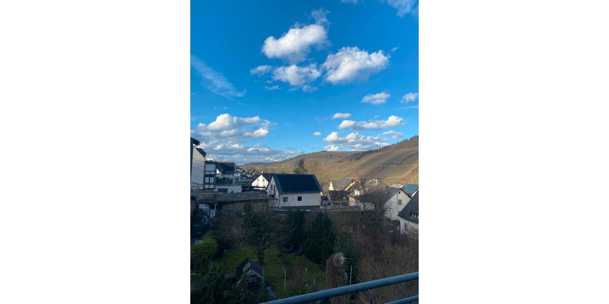 Dachgeschoßwohnung Briedel - 3 Zimmer, 82 m&sup2;, 650&euro; | Angebot:25830725