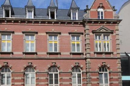 Großzügige Büro- oder Praxisräume in historischem Gebäude in der Innenstadt, ggf. auch möbliert!