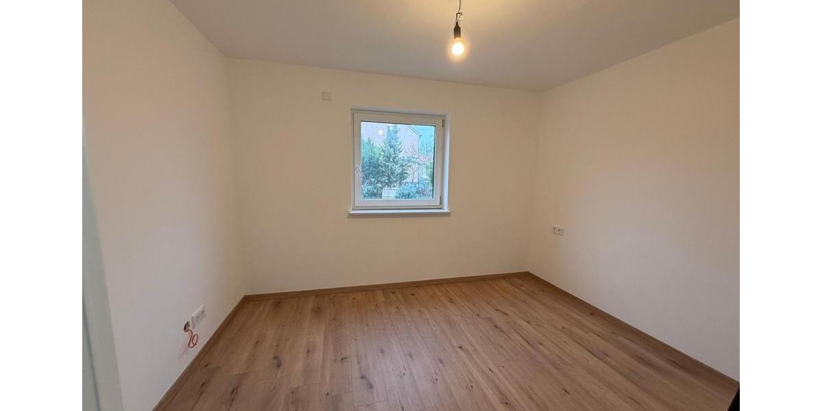 Erdgeschoßwohnung Düsseldorf Stadtbezirk 8 - 3 Zimmer, 73 m&sup2;, 820&euro; | Angebot:24763821