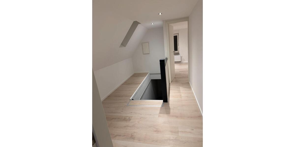 Dachgeschoßwohnung Uder - 3 Zimmer, 85 m&sup2;, 800&euro; | Angebot:24476775