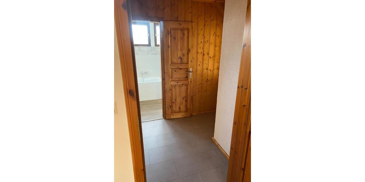 Dachgeschoßwohnung Könnern - 3 Zimmer, 87 m&sup2;, 480&euro; | Angebot:24876859