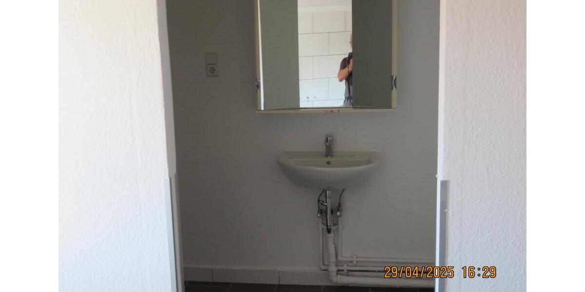 Etagenwohnung Buttstädt - 5 Zimmer, 149 m&sup2;, 670&euro; | Angebot:26645941