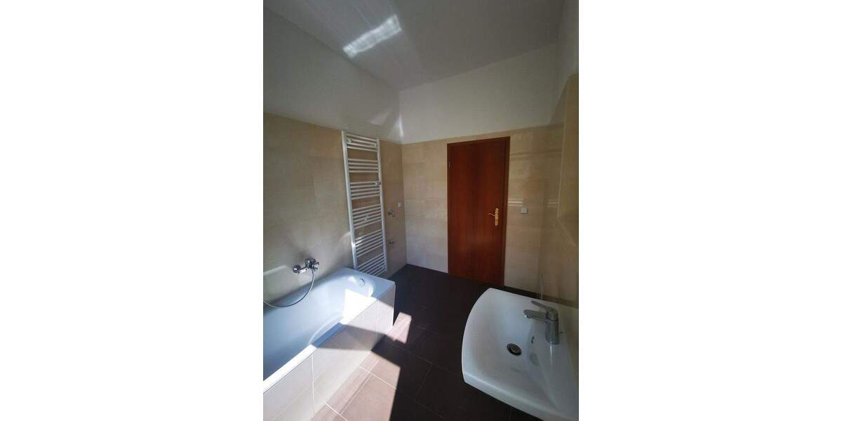 Etagenwohnung Magdeburg Stadtfeld Ost - 4 Zimmer, 105 m&sup2;, 840&euro; | Angebot:25792976