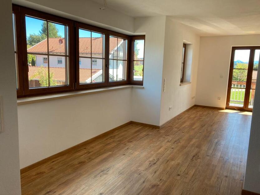Hochwertige 100 m2 OG-Wohnung in Dietramszell *gewerbegeeignet*