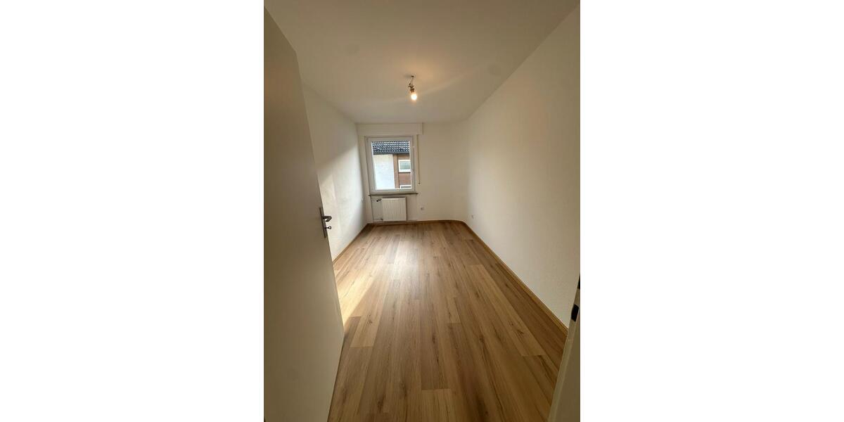 Etagenwohnung Rastatt - 4 Zimmer, 86 m&sup2;, 830&euro; | Angebot:24559804