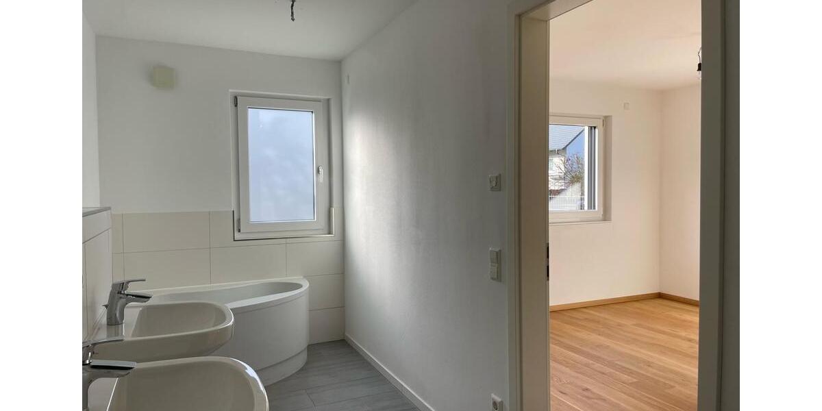 Erdgeschoßwohnung Baden-Baden Baden - 3 Zimmer, 113 m&sup2;, 1.750&euro; | Angebot:26030733