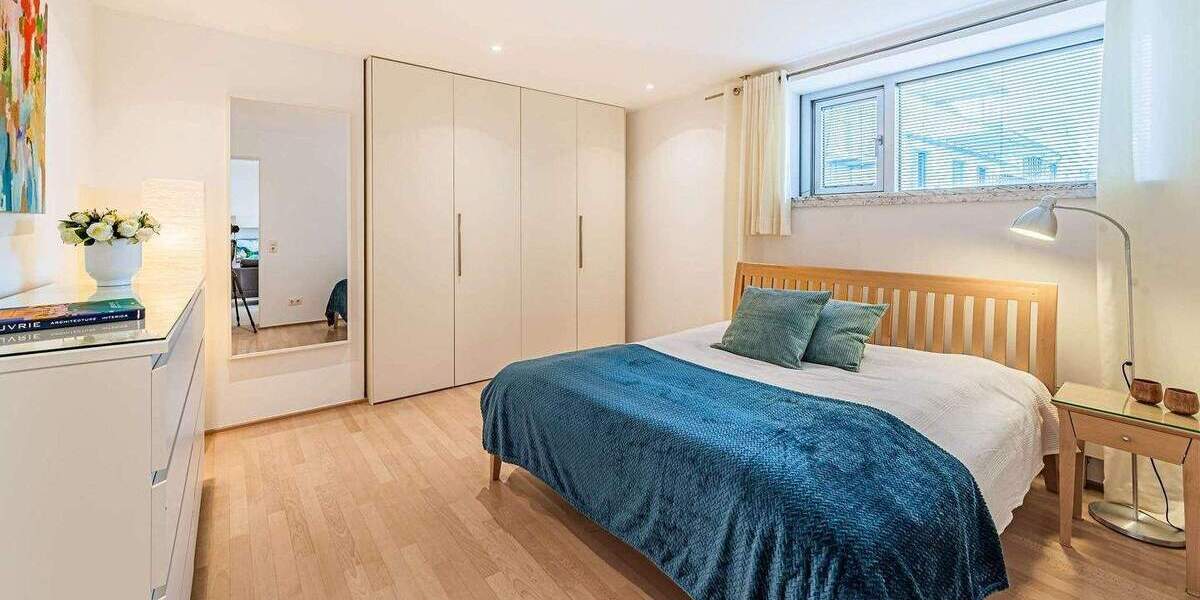 Etagenwohnung Frankfurt am Main Bahnhofsviertel - 2 Zimmer, 65 m&sup2;, 2.340&euro; | Angebot:25661899