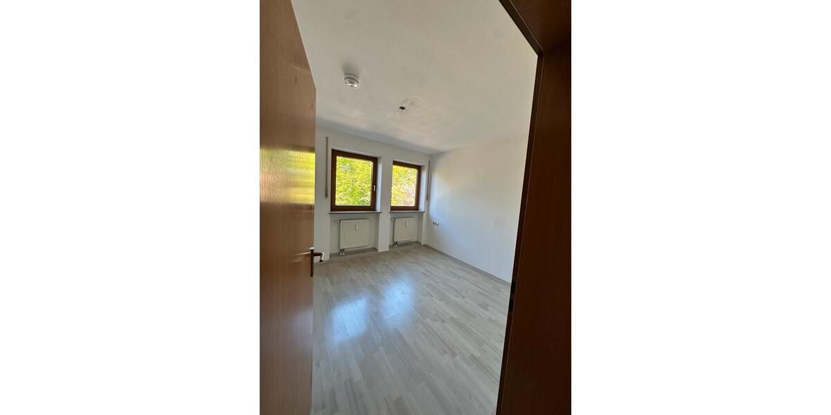 Etagenwohnung Meitingen - 5 Zimmer, 100 m&sup2;, 1.475&euro; | Angebot:26442375