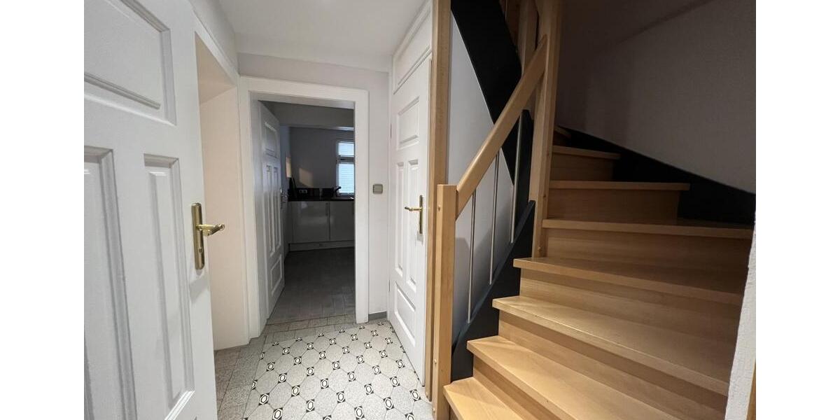 Einfamilienhaus Gießen - 6 Zimmer, 150 m&sup2;, 1.500&euro; | Angebot:18615709