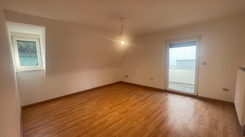 Dachgeschoßwohnung Siegen Weidenau - 3 Zimmer, 74 m&sup2;, 690&euro; | Angebot:25822561