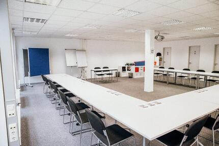 SchulungsraumBüroraum zur Miete in bester Lage von BergheimErft zimmer