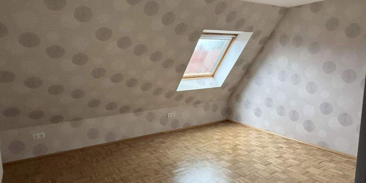 Etagenwohnung Detmold Innenstadt - 3 Zimmer, 91 m&sup2;, 950&euro; | Angebot:25819968