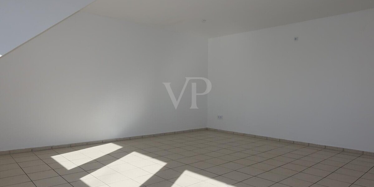 Frisch renovierte 3-Zimmer-Wohnung mit Einbauküche - Dachgeschoßwohnung Emsbüren | Angebot:26943003