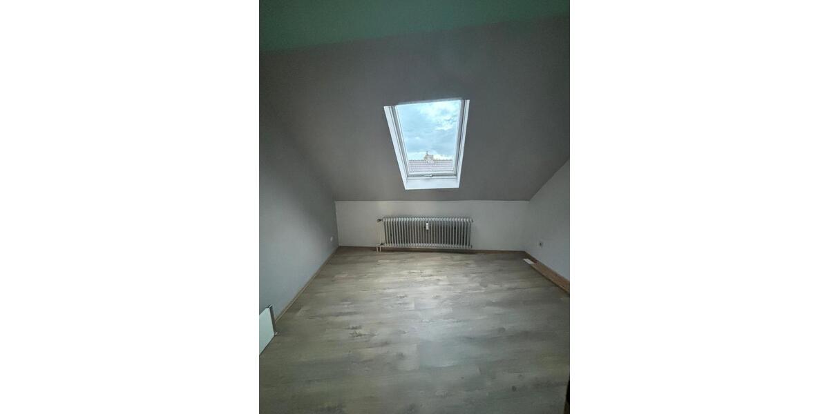 Dachgeschoßwohnung Aldenhoven - 4 Zimmer, 900&euro; | Angebot:21686253