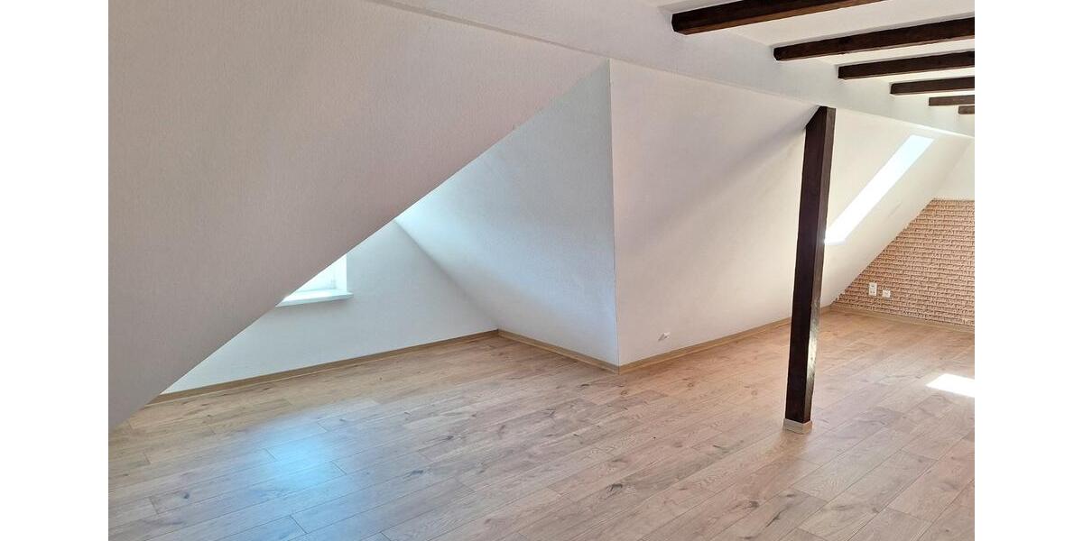 Dachgeschoßwohnung Reichenbach im Vogtland - 2 Zimmer, 43 m&sup2;, 230&euro; | Angebot:25181804