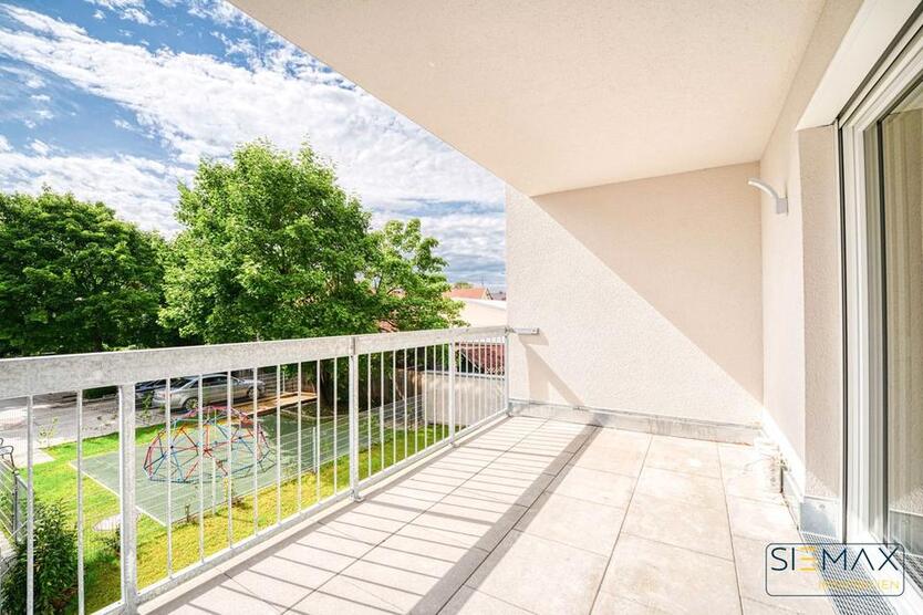 Lichtdurchflutete 4-Zimmer-Maisonette mit zwei Terrassen – Erstbezug in Allach
