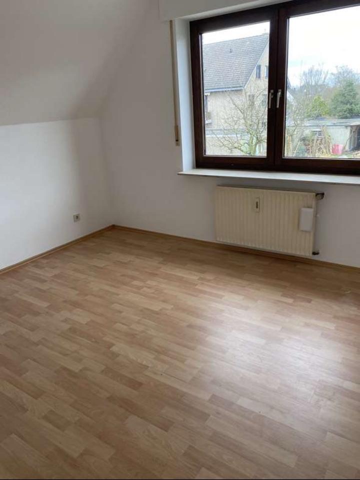 Helle 2 Zimmer DG Wohnung in Gütersloh- Avenwedde
