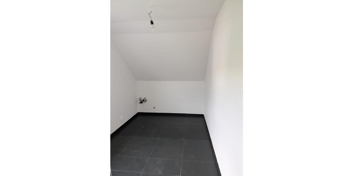 Dachgeschoßwohnung Beselich - 3 Zimmer, 95 m&sup2;, 750&euro; | Angebot:26613007