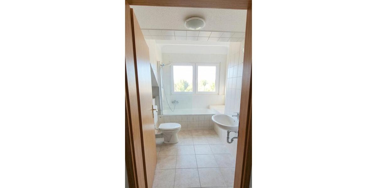 Dachgeschoßwohnung Freiberg - 3 Zimmer, 59 m&sup2;, 420&euro; | Angebot:26013542