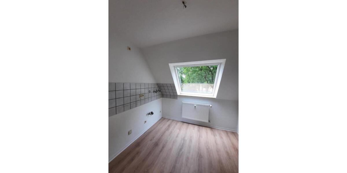Dachgeschoßwohnung Marl - 3.5 Zimmer, 81 m&sup2;, 404&euro; | Angebot:22486838