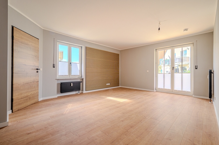 ALLES NEU – BALKON – NEUE TÜREN – NEUES DUSCHBAD – ROLLÄDEN – NEUER VINYLDESIGNBELAG 2 zimmer