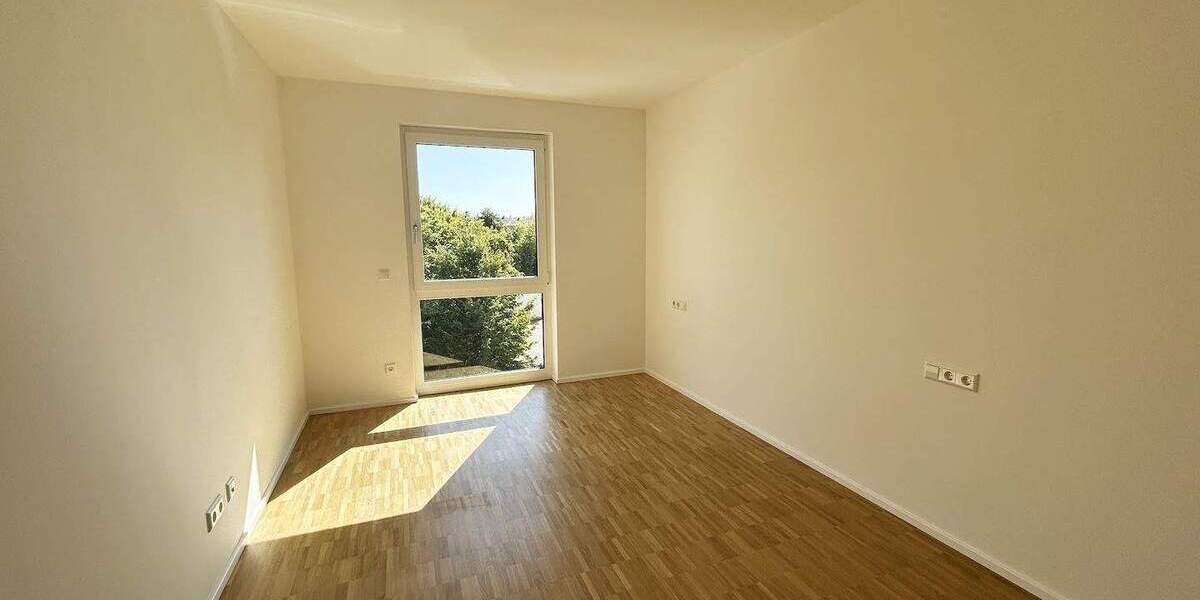 Moderner Wohnkomfort - viel Platz + Freiraum! 5 Zimmer + Süd-Balkon, Einbauküche, 2 Bäder, Aufzug 5 zimmer