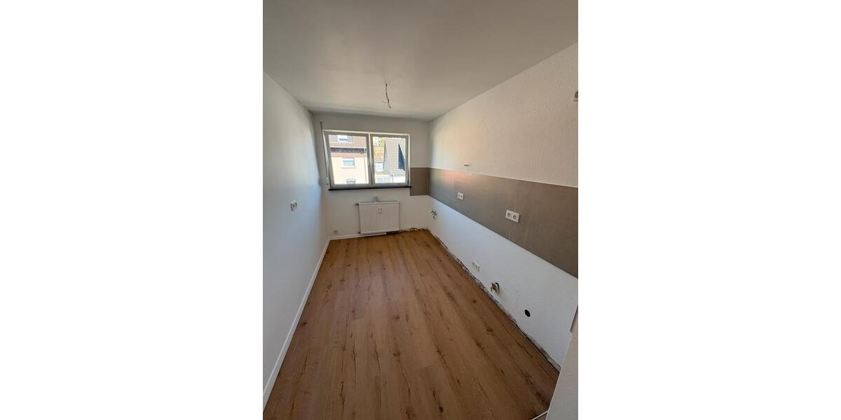 Etagenwohnung Saarlouis - 1 Zimmer, 90 m&sup2;, 900&euro; | Angebot:26600728