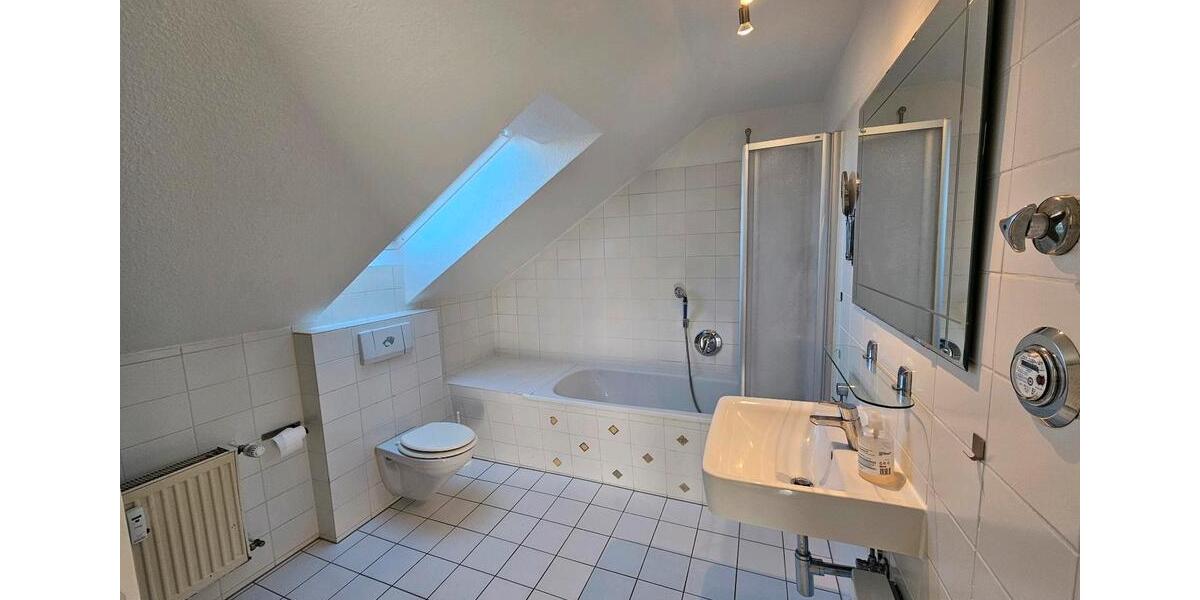 Dachgeschoßwohnung Hamburg Wandsbek - 2 Zimmer, 62 m&sup2;, 1.470&euro; | Angebot:26047385