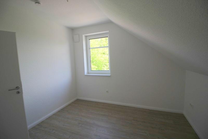 Dachgeschoßwohnung Papenburg - 3 Zimmer, 66 m&sup2;, 620&euro; | Angebot:25418695