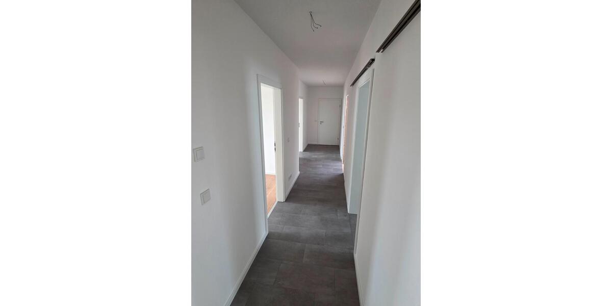 Etagenwohnung Eisenach - 4 Zimmer, 99 m&sup2;, 910&euro; | Angebot:26484597